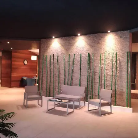 Гарсониера Hotel *
